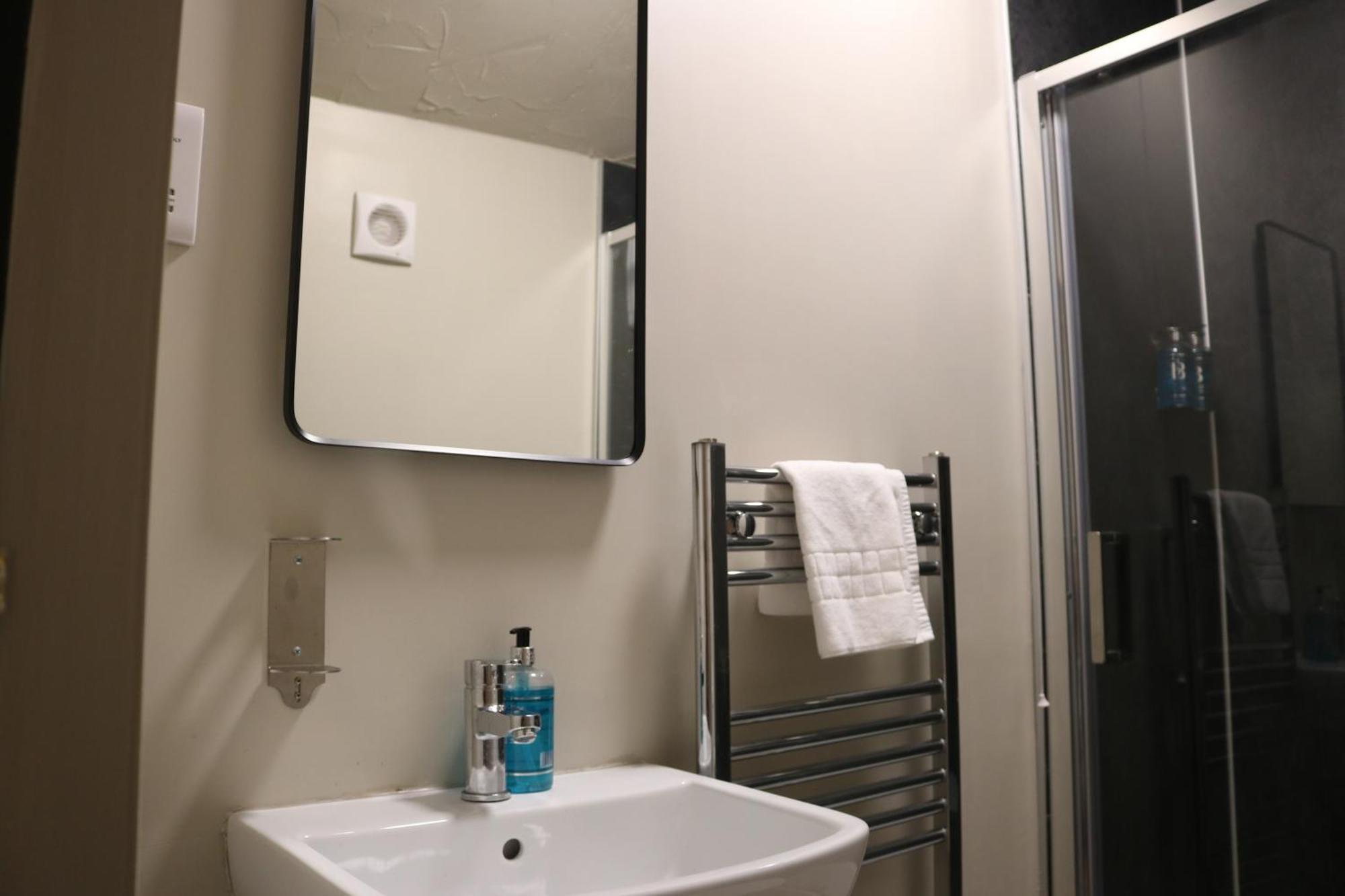 Black Dog Inn Болтон Экстерьер фото